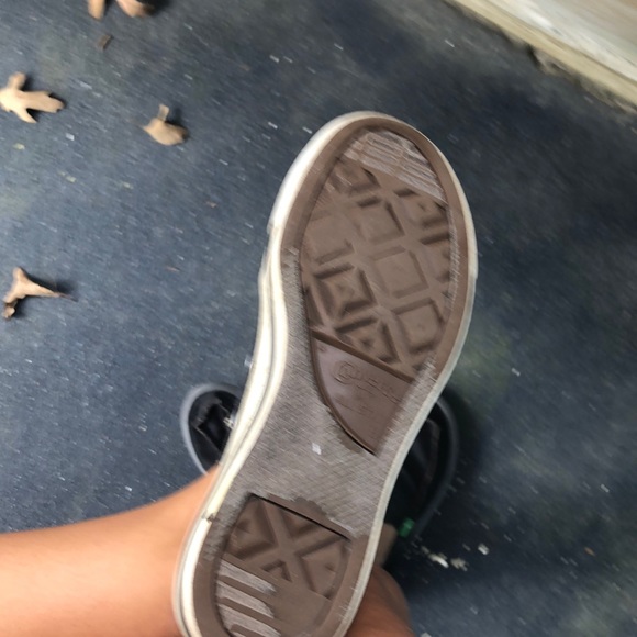 Classic Black Converse - Picture 4 of 4